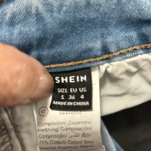 shein distressed Jean size 2 nwot - Picture 3 of 3